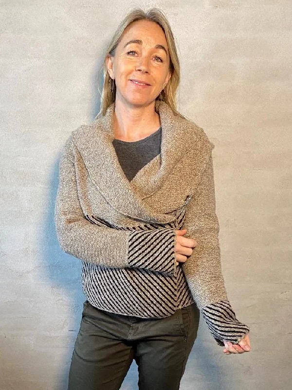 Exclusive Offer Diva jacket by Hanne Falkenberg, No 20 knitting kit