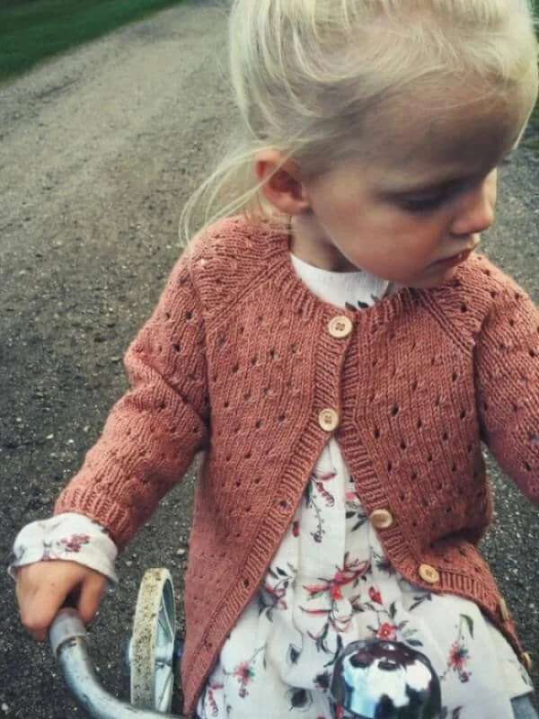Top Pick Anna's Summer Cardigan for kids by PetiteKnit, No 2 yarn kit (ex pattern)