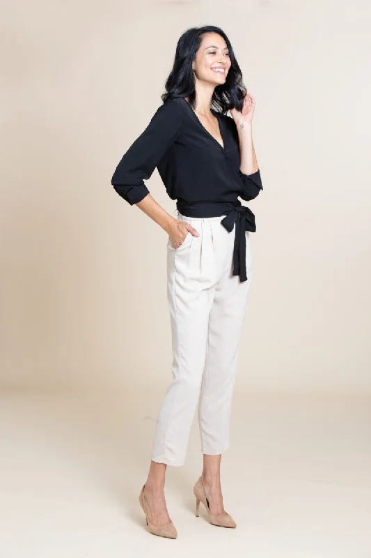 Weekend Bargains to Relish The Alexa Wrap - Black
