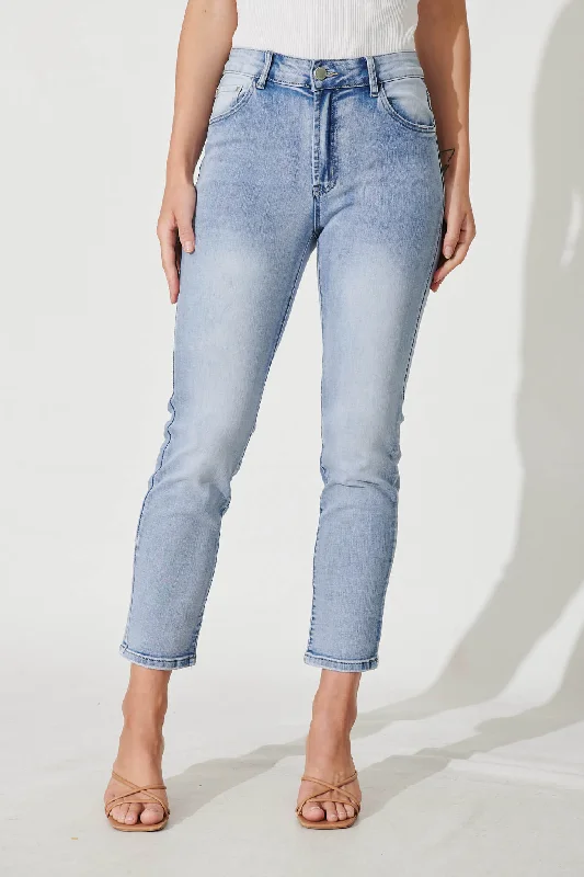Overstock Sale Gateway Mid Rise Straight Leg Crop Jean In Light Blue Denim