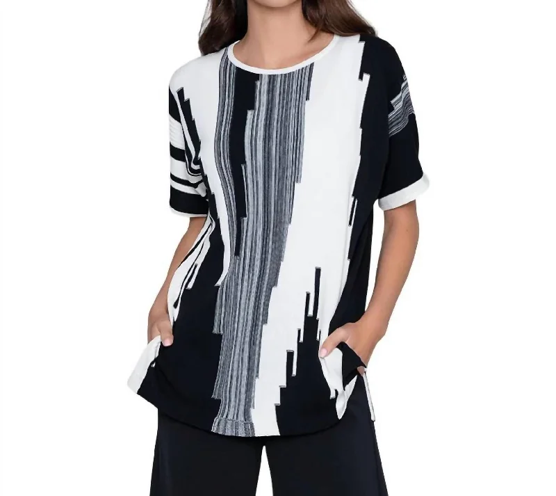Weekend Specials to Snag Instant Chic Sweater In Black/soft White