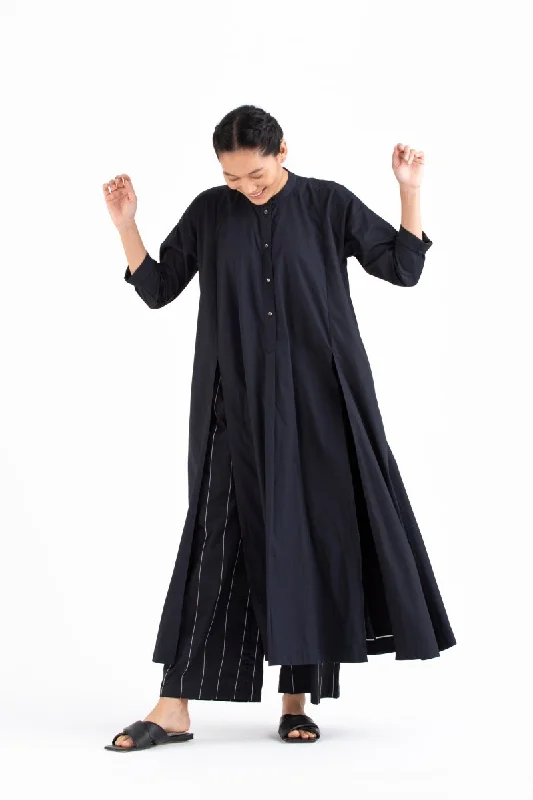Weekend Deals That Dazzle Panel Slit Shirt- Black