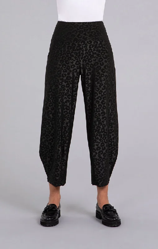 Big Savings Sympli, 27237EJ Narrow Lantern Embossed Pant, Black Animal Print