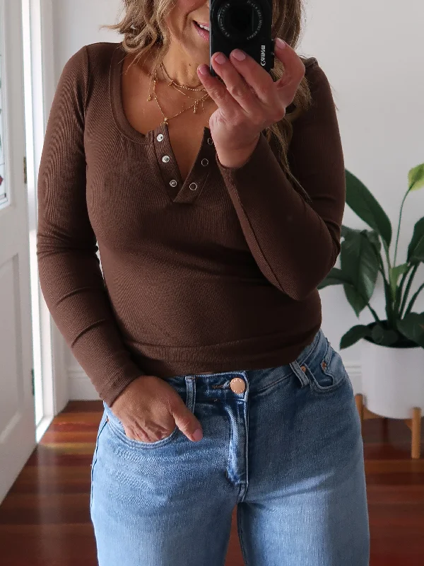 Discount Days Prudence Top - Brown