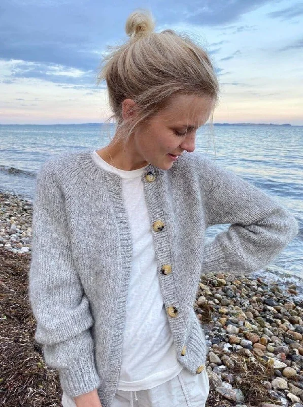Can't Resist Novice Cardigan Chunky from PetiteKnit, No 1 + Silk Mohair yarn kit (ex pattern)