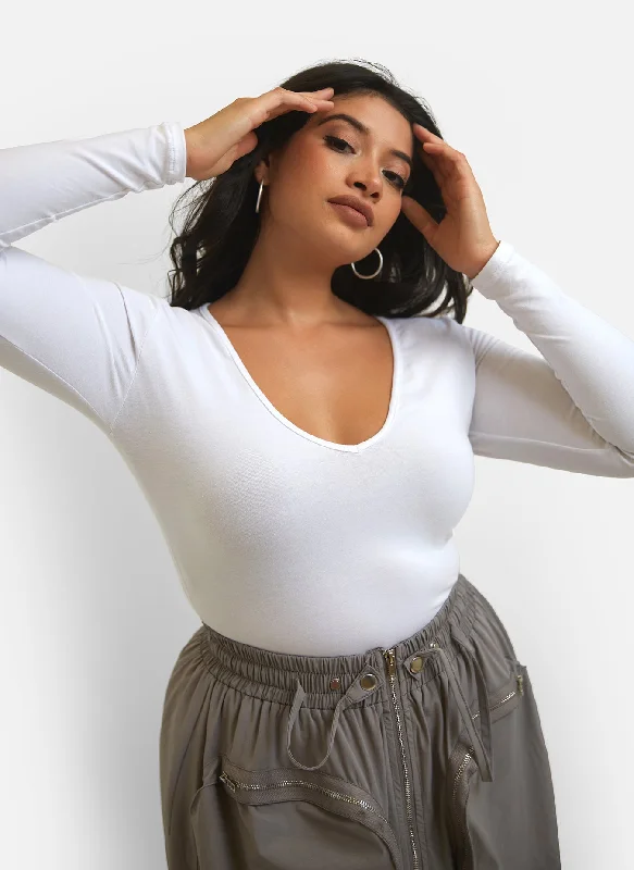 Weekend Special Essential V- Neck Top - White