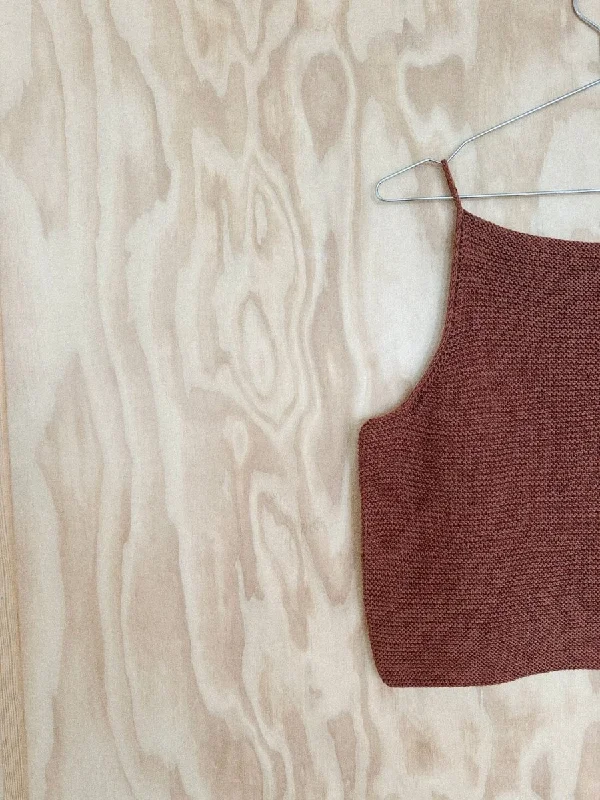 Final Markdown Nellie top light by Spektakelstrik, Önling No 14 knitting kit